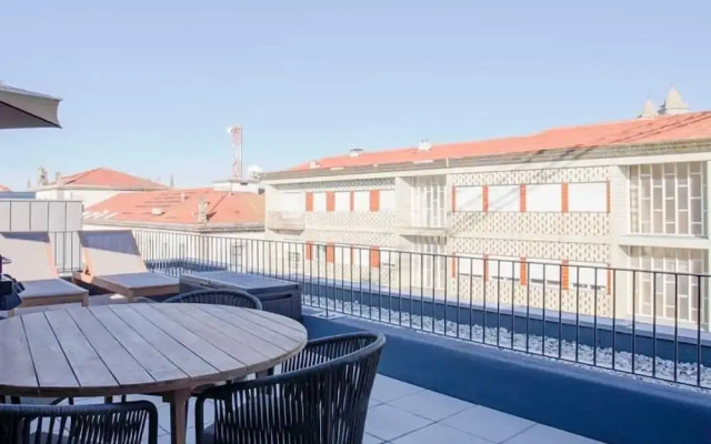 Liiiving in Porto-modern Glam Rooftop Apartment