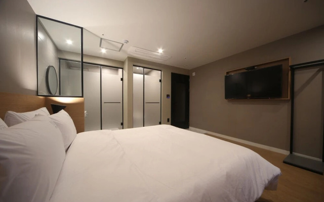 Hotel OU