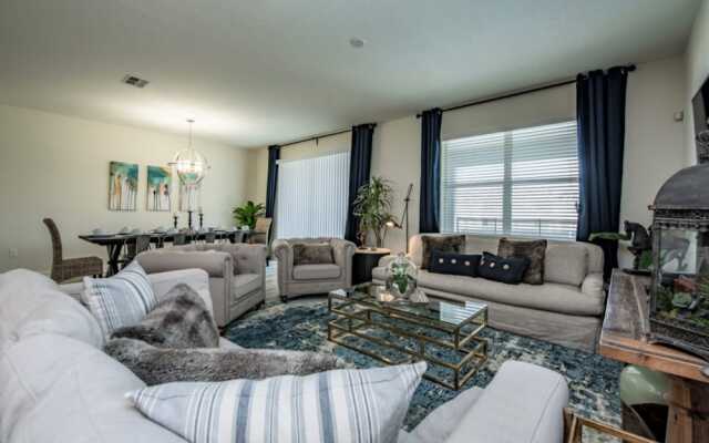 Furnished 8 Bed 5 Bath Villa