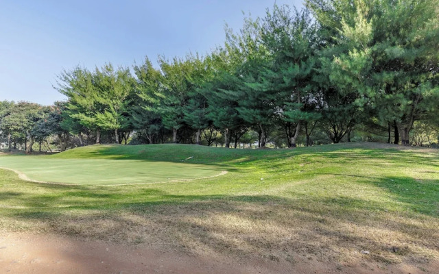 Royal County Villa by Stayjade