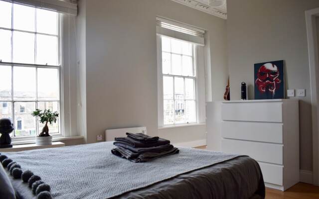 Bright 1 Bedroom Flat in Dublin