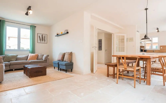 Modern Villa With Large Garden