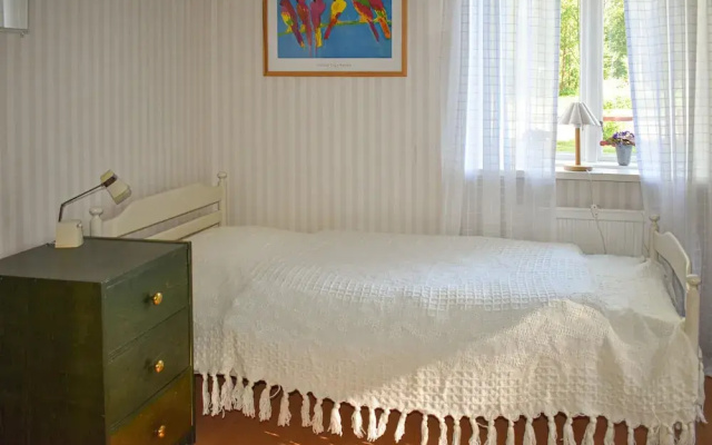 Amazing Apartment in Rönneshytta With 1 Bedrooms