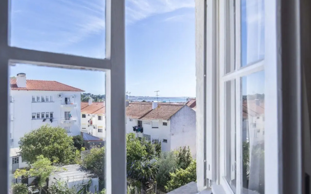Rustic Seaview Apartment in Cascais