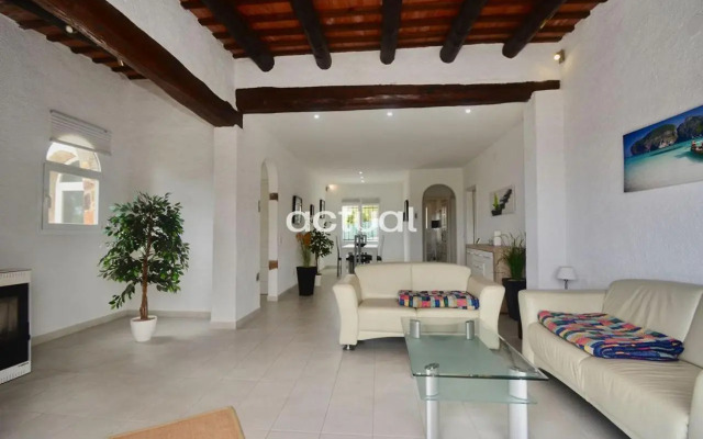 Casa Xiprers, 7 "Villa Santina"