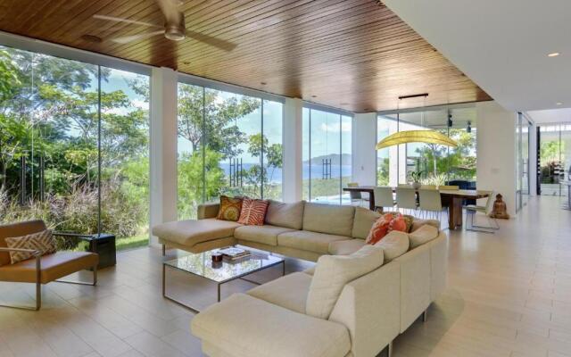 Casa Lomas del Mar: Contemporary 3-BR in El Tesoro with Infinity Pool & Ocean Views