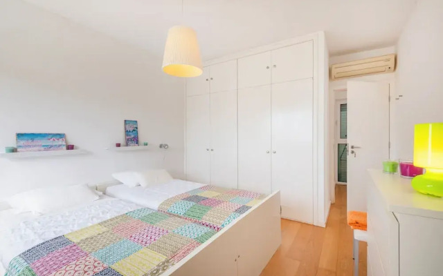 Sunny 5BR Villa at Prainha Club