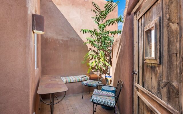 Casa Siempre Mayo - Railyard Gem, Walk to Plaza