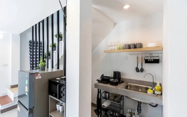 Tiny House Srinakarin At Sri Bearing Station