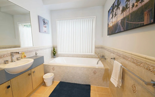 Hallam 5BRM Rental Entire House