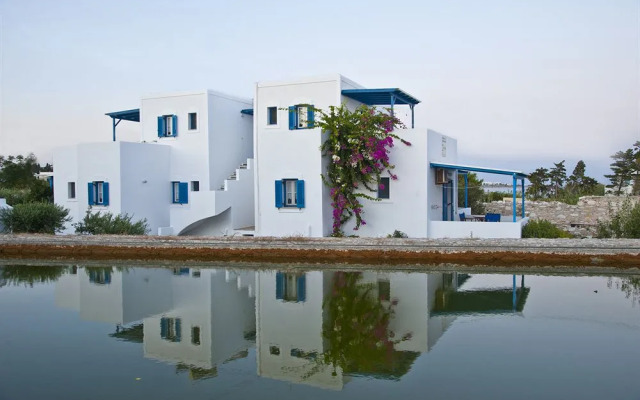 Tarsa Studios & Apartments