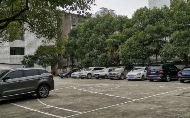Longqiao Hotel (Yichang Yiting Three Gorges Airport)