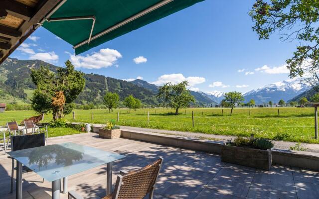 Contemporary Apartment in Maishofen near Ski Area