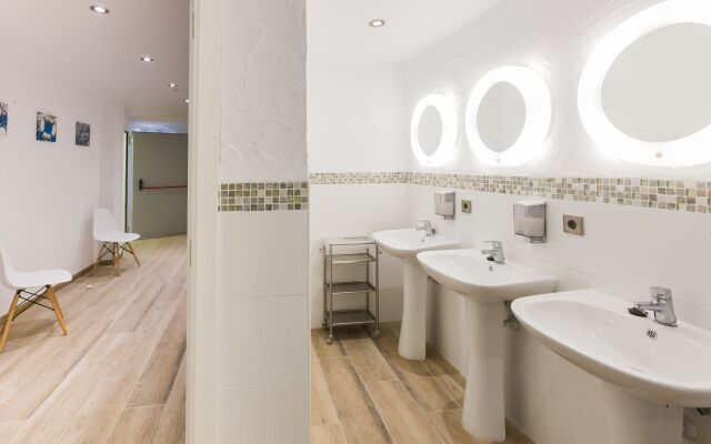 Y Hostel - Albergue Juvenil
