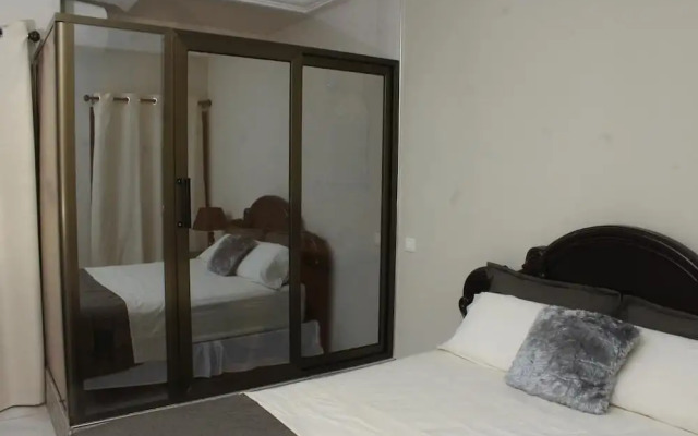 Rose Leat Elegant Bed & Breakfast