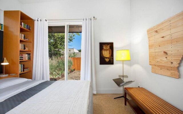 The Local - 2 Blocks to DT Fay - Walk Everywhere!