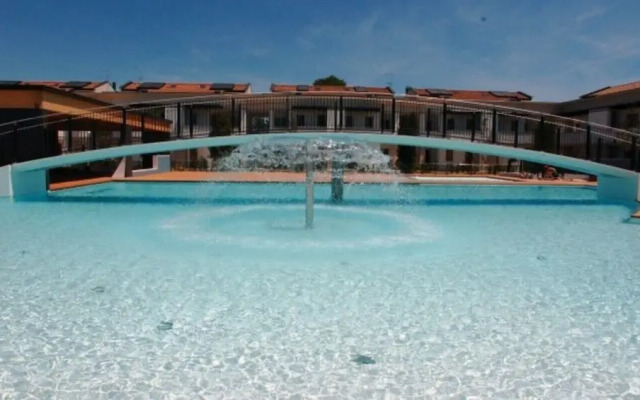 Apartment With Swimming Pool and Garden