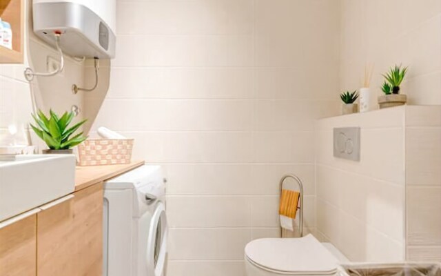 Beach & Palms Apartment