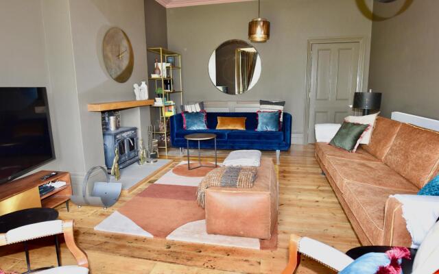 Blenheim House a Seaside Home for 12