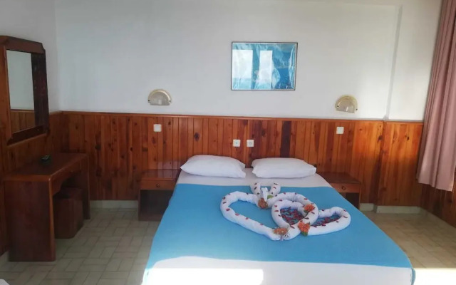 Renka Holiday Houses and Caravan