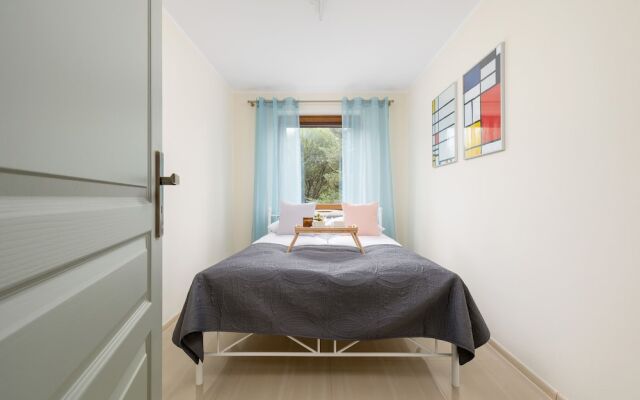 Apartment Mondrian by Renters