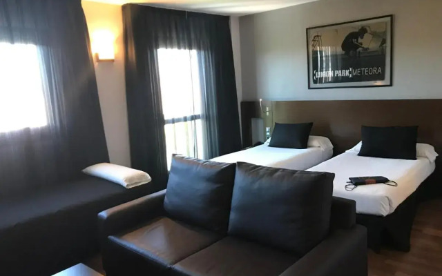Hotel Tach Madrid Airport