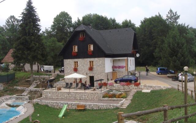 Plitvice Etno House
