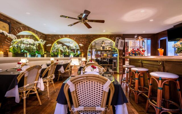 Beverly Hills Plaza Hotel & Spa