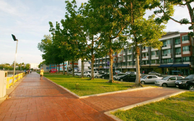 Apo Hotel