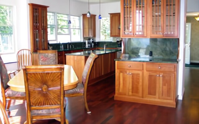 Edgewater Estate - Five Bedroom Home