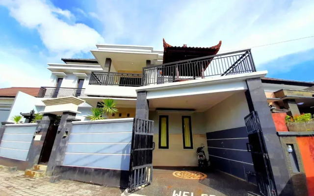 Safe House Bed and Breakfast - Hostel - Adults Ony