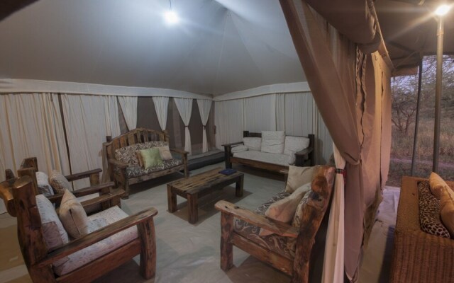 Acacia Migration Camp Ndutu