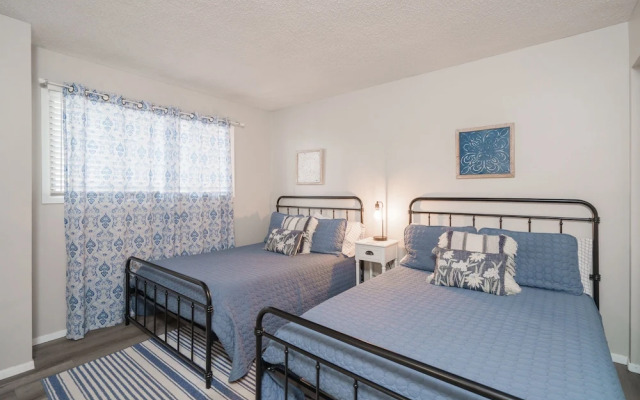 Bethys Beachy Beauty Regency Towers!