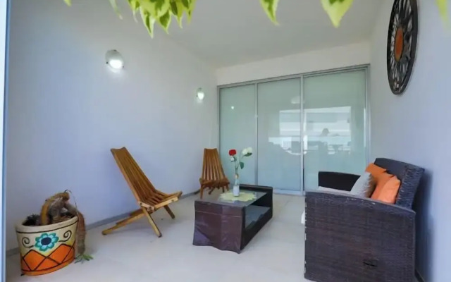 Spacious Condo with Gym & Pool Cancun