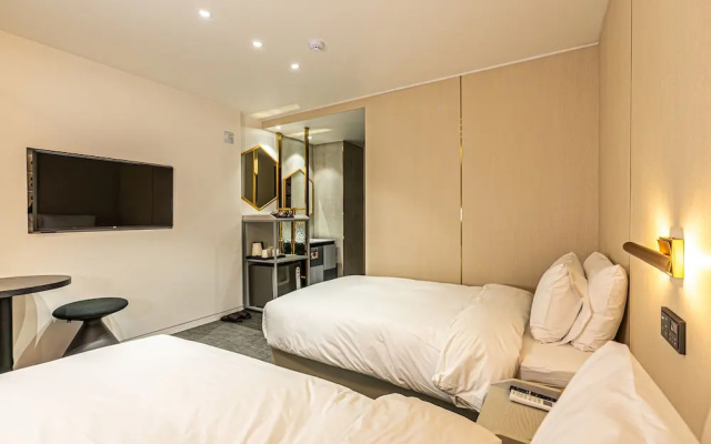 Benikea Crystal Hotel