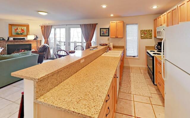 Upper Woodbridge #14-AB - 2 Br Condo