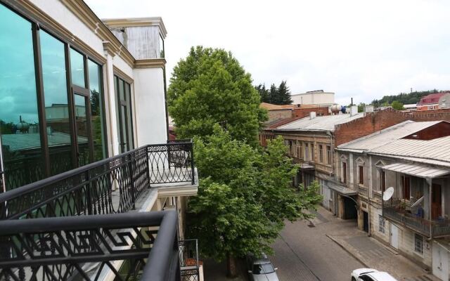Discovery Hotel