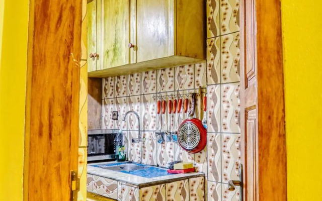 Beautiful- 1 Bedroom Apartment - Parking on site
