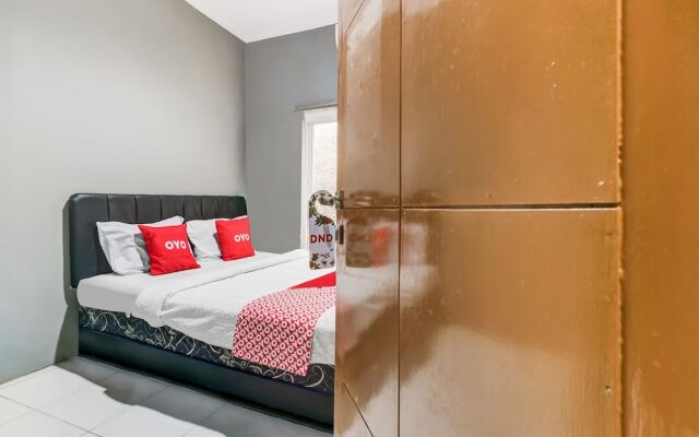 RedDoorz Syariah Near Tugu Gentan Jakal