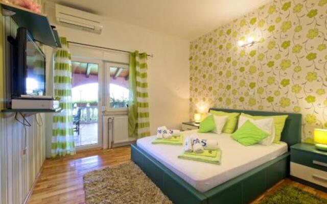 Villa Thousand Roses