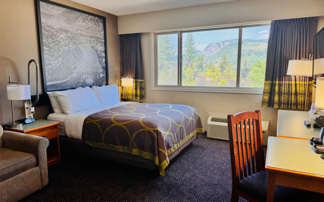 Super 8 by Wyndham Castlegar BC