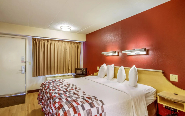 Red Roof Inn Detroit - Plymouth/ Canton