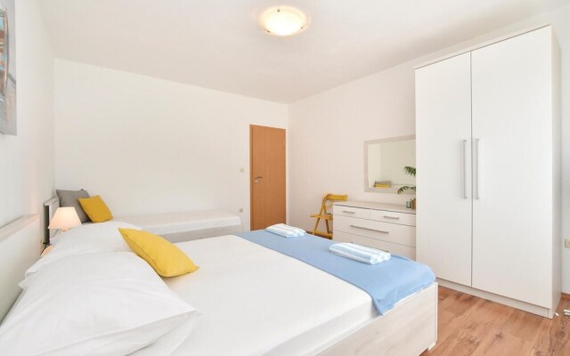 Amazing Home in Zastrazisce With Wifi and 2 Bedrooms