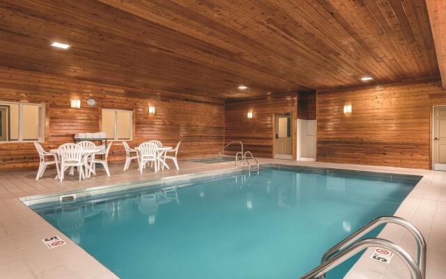 Country Inn & Suites by Radisson, Dakota Dunes, SD