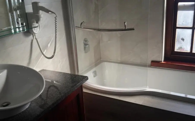 Eagle Rock Executive Guest House