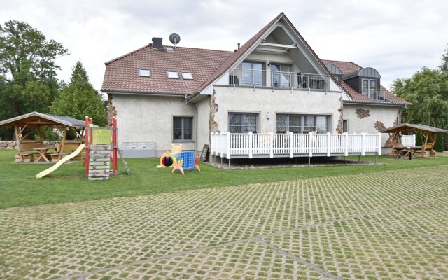Splendid Apartment in Pepelow near Sea