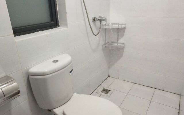 Gemmed Apartment