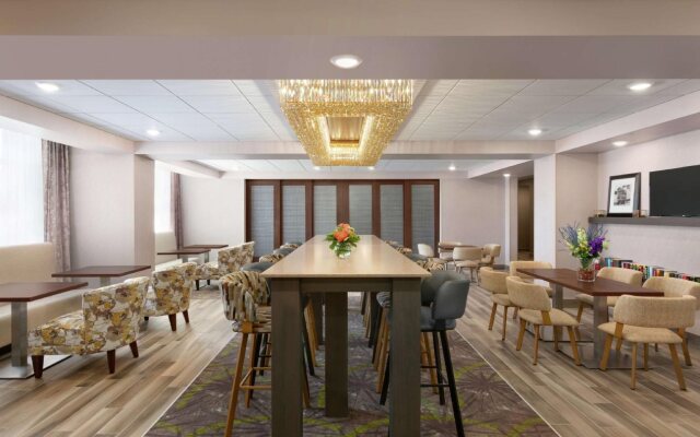 Ramada by Wyndham - St Paul