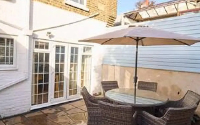 Host Stay Grosvenor Hill