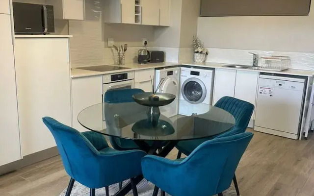 Stylish & Elegant With Epic Views Near Menlyn